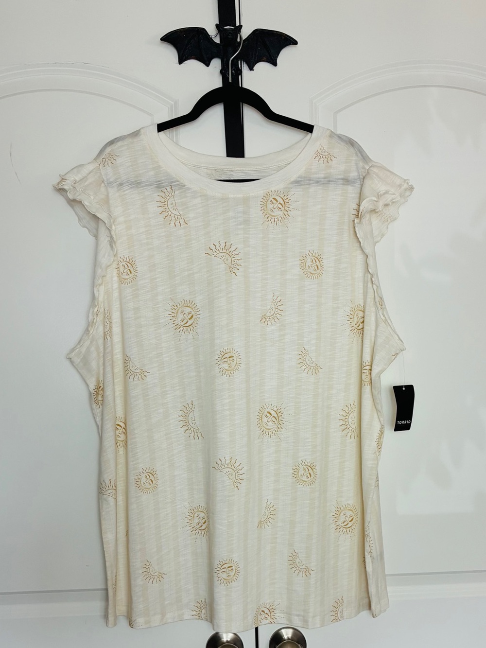 Torrid Cream Celestial Motif Ruffle Sleeve Tank Stretch size 3X NWT - Picture 3 of 15